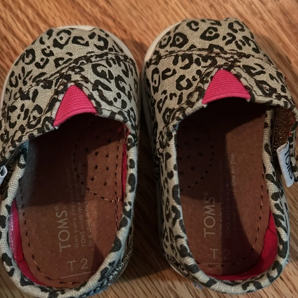 NWOT- Toms Leopard Print Baby Shoes with Pink Accent: T2